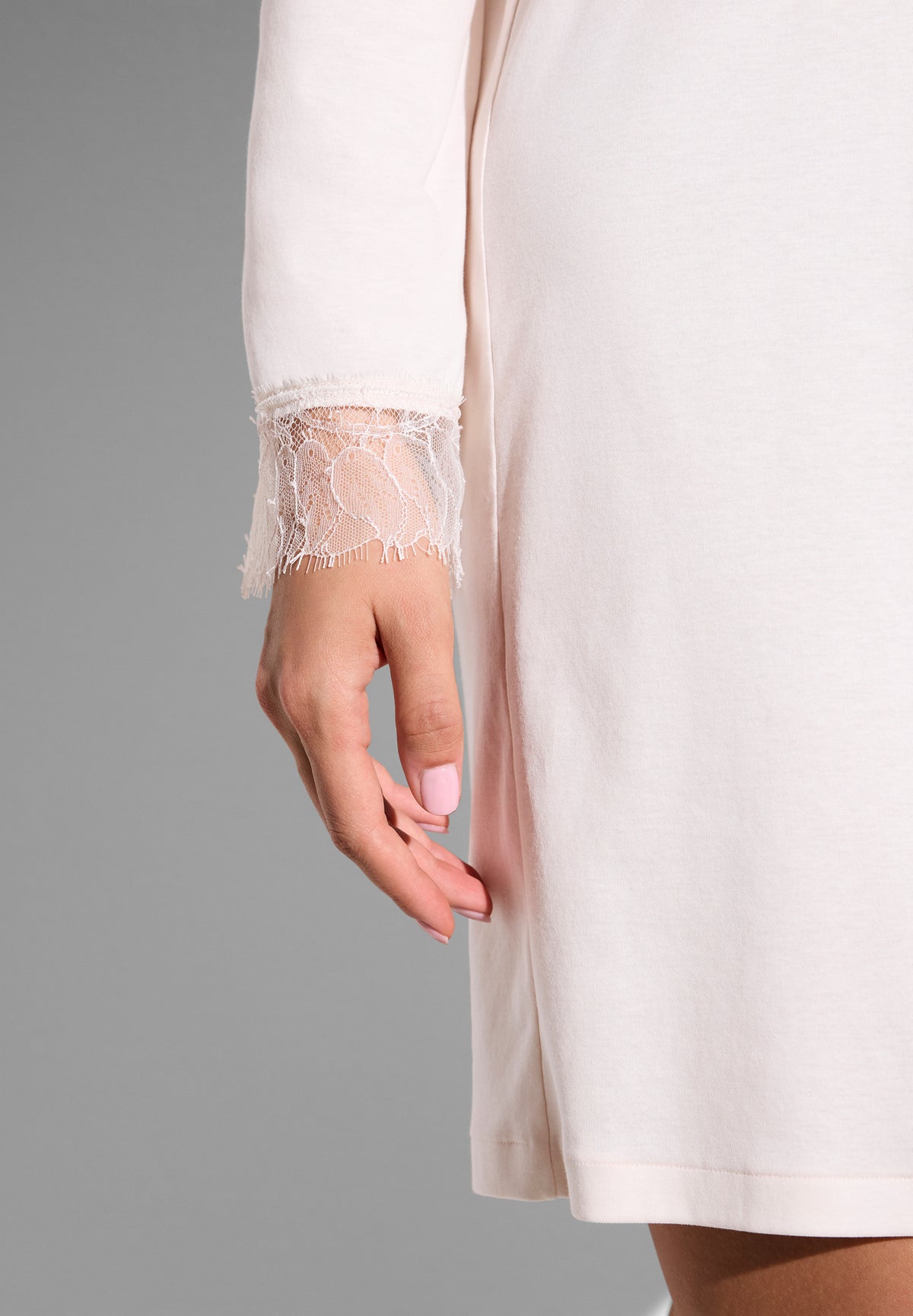 Sea Island | Sleepshirt Long Sleeve - light apricot