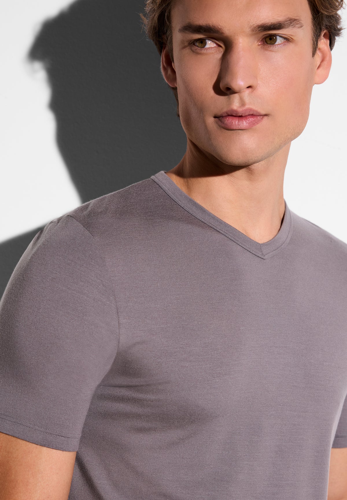 Pureness | T-Shirt kurzarm V-Ausschnitt - grey smoke