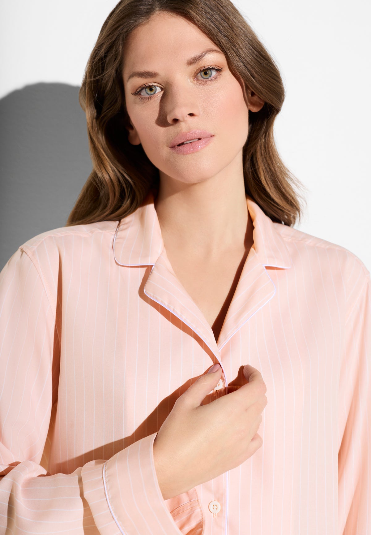 Sustainable Luxury Stripes | Sleepshirt langarm - pink stripes