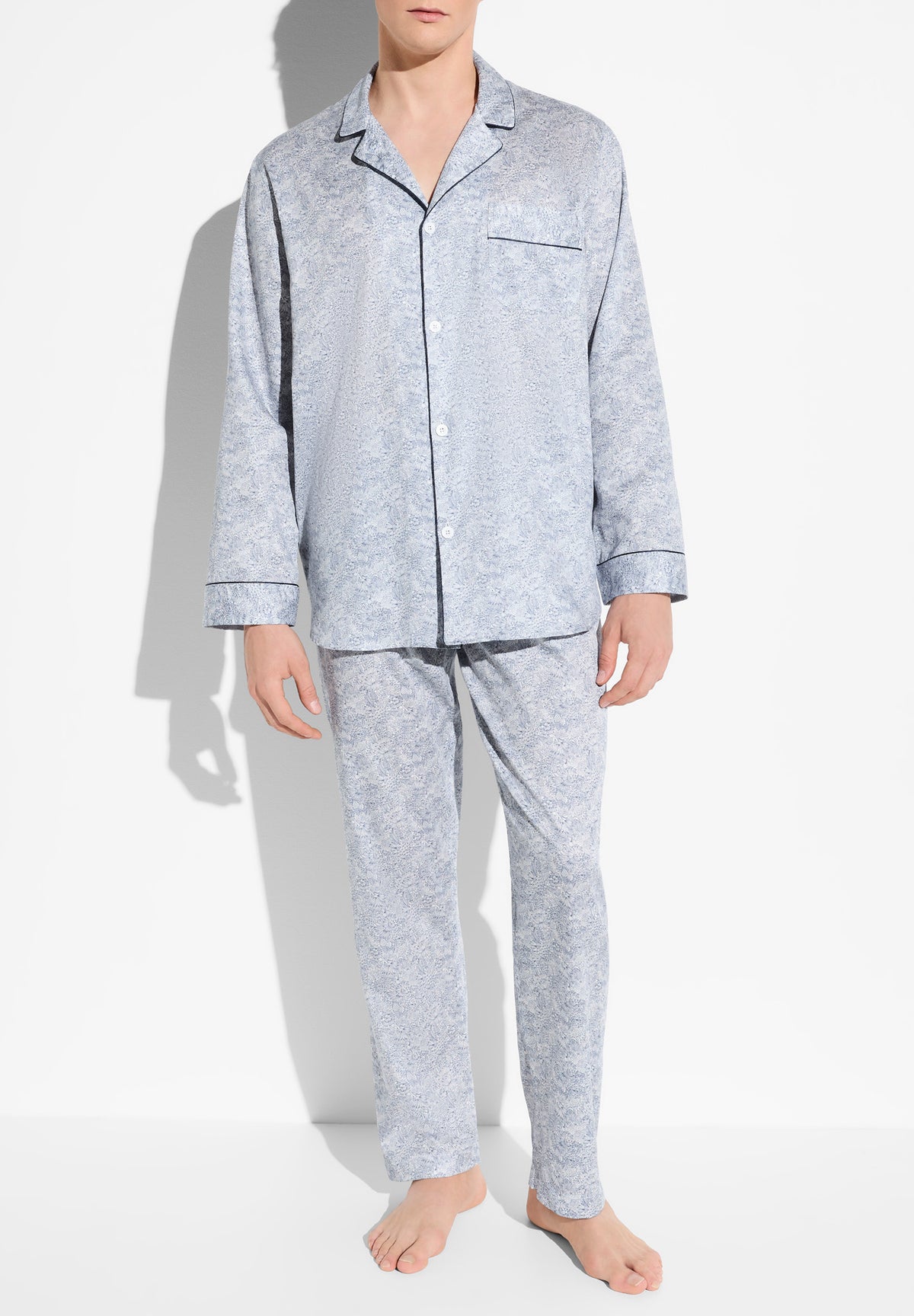 Cotton Sateen Print | Pyjama lang - stenciled florals