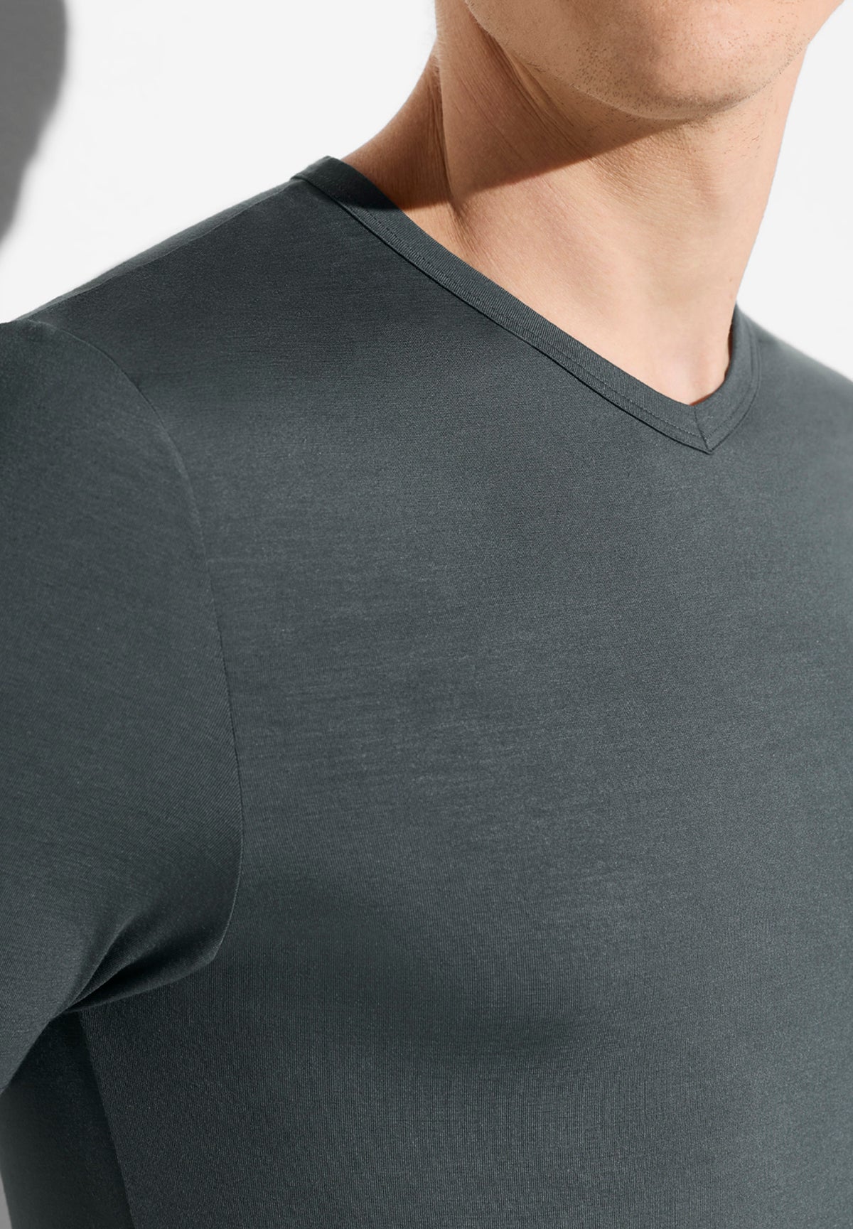 Pureness | T-Shirt kurzarm V-Ausschnitt aus Modal, Body Fit - rock