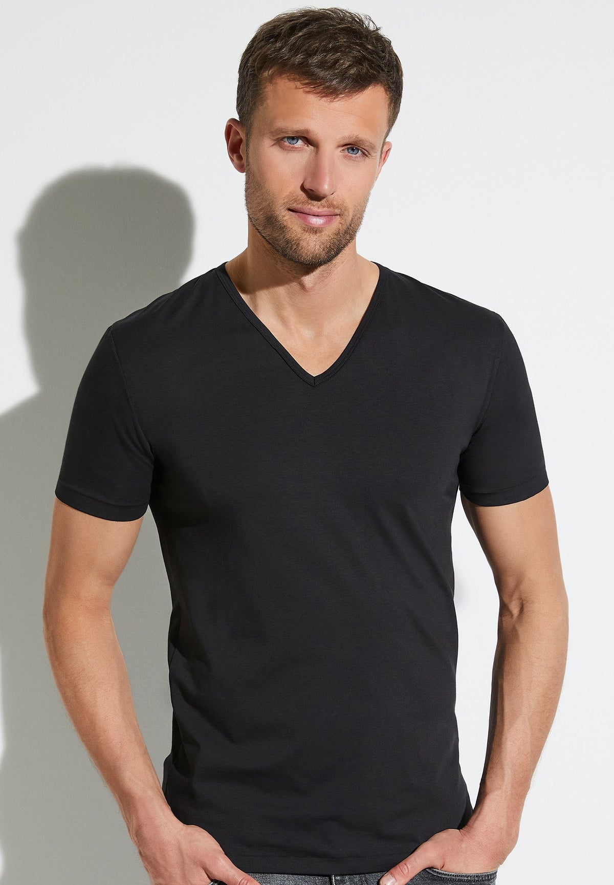 Pure Comfort | T-Shirt kurzarm V-Ausschnitt - black