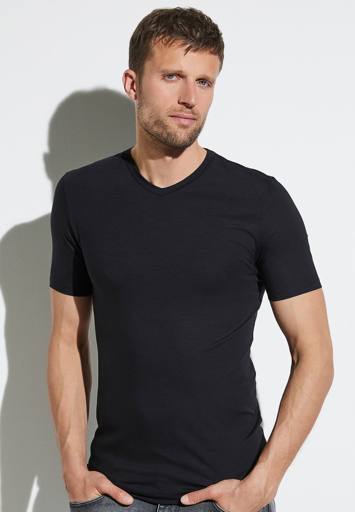 Pureness | T-Shirt Short Sleeve V-Neck - black