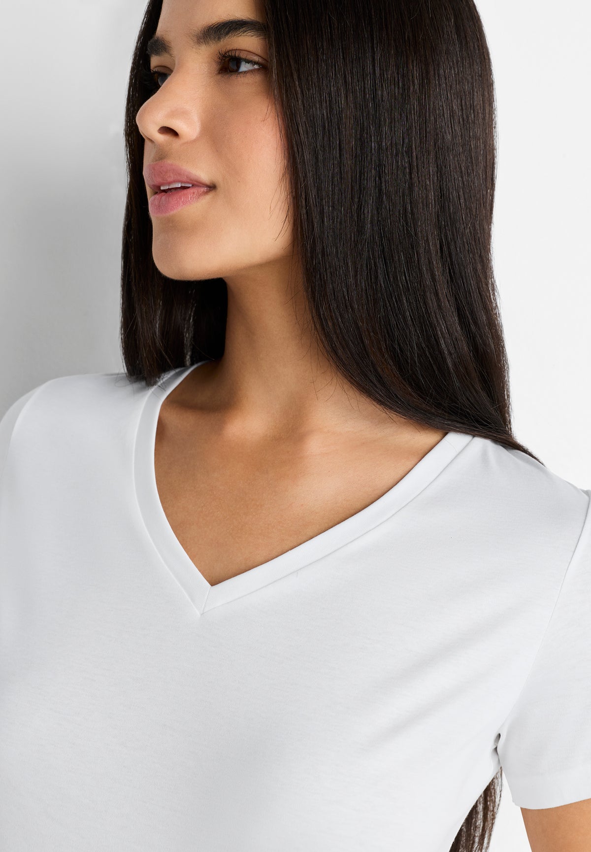 Sea Island | T-Shirt kurzarm V-Ausschnitt, Swissmade Ready-to-Wear für Damen - weiss