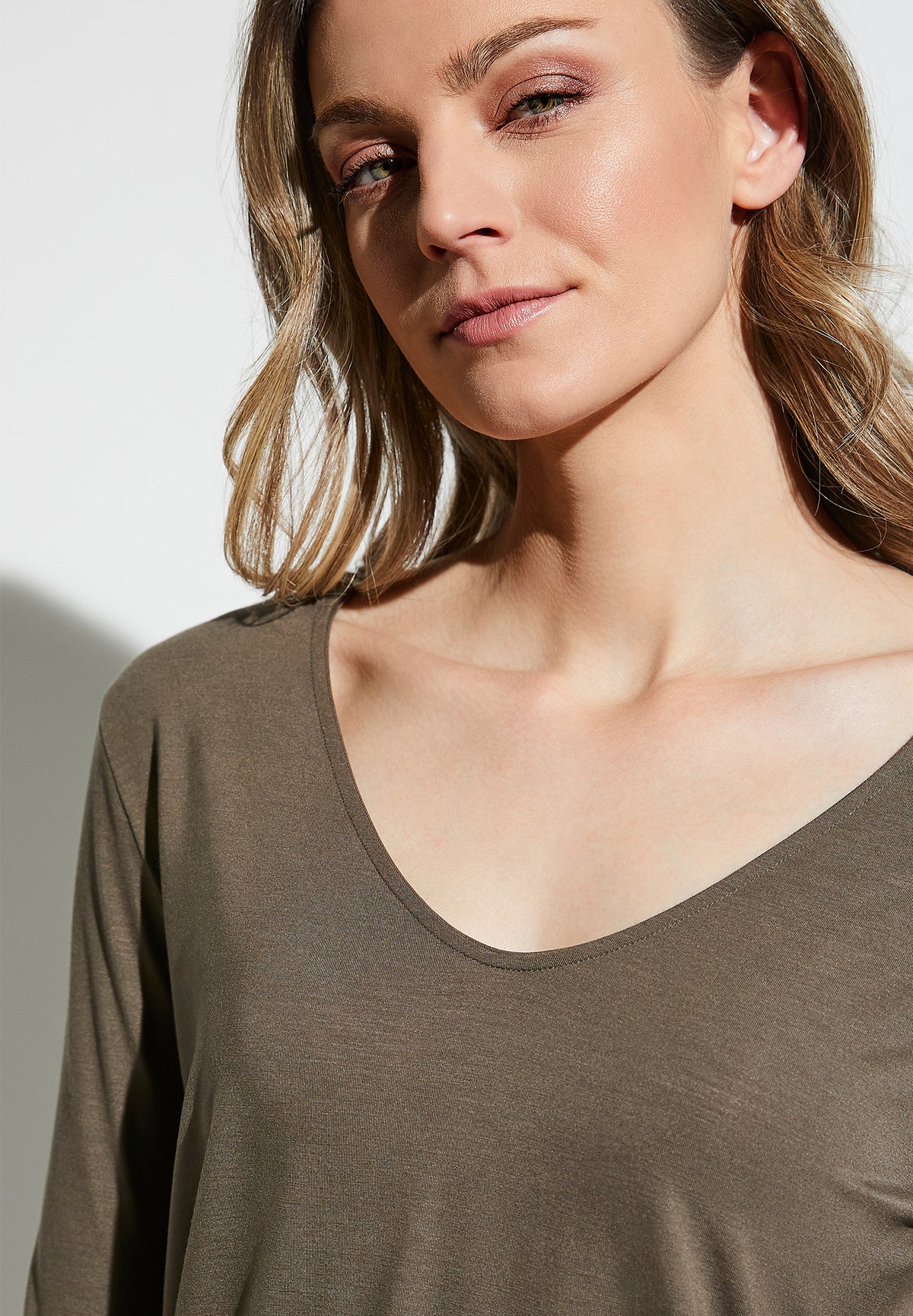 Pureness | T-Shirt Long Sleeve V-Neck - major brown