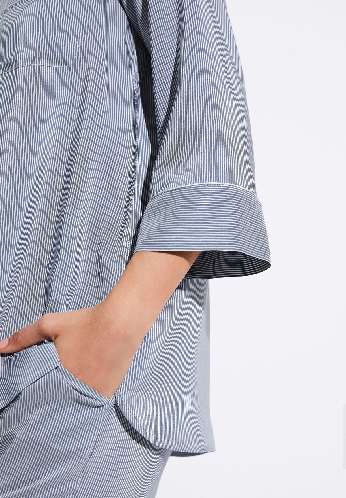 Feminine Stripes | Pyjama Cropped 3/4 Sleeve - blue stripes