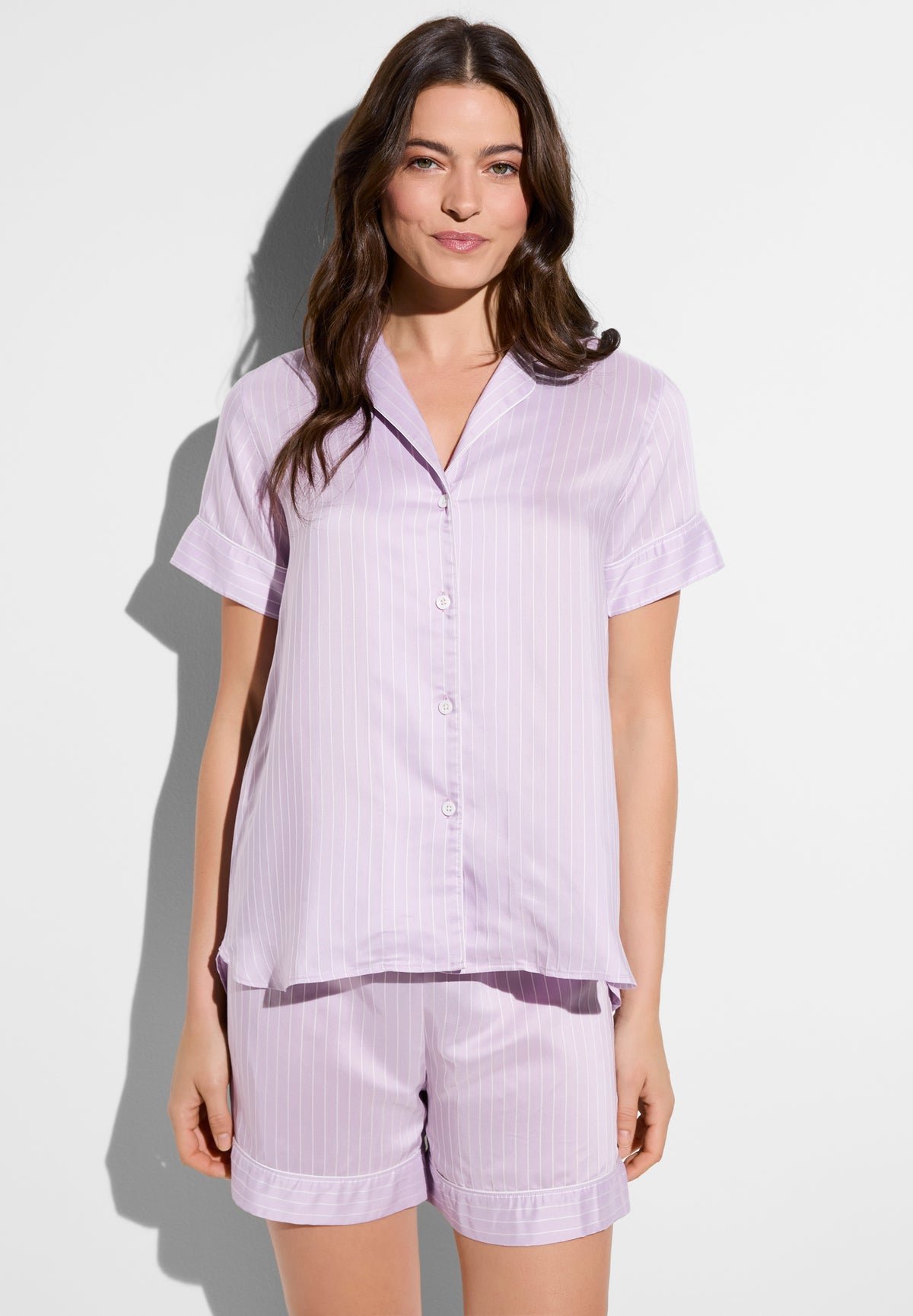 Feminine Stripes | Short pyjamas - lilac stripes
