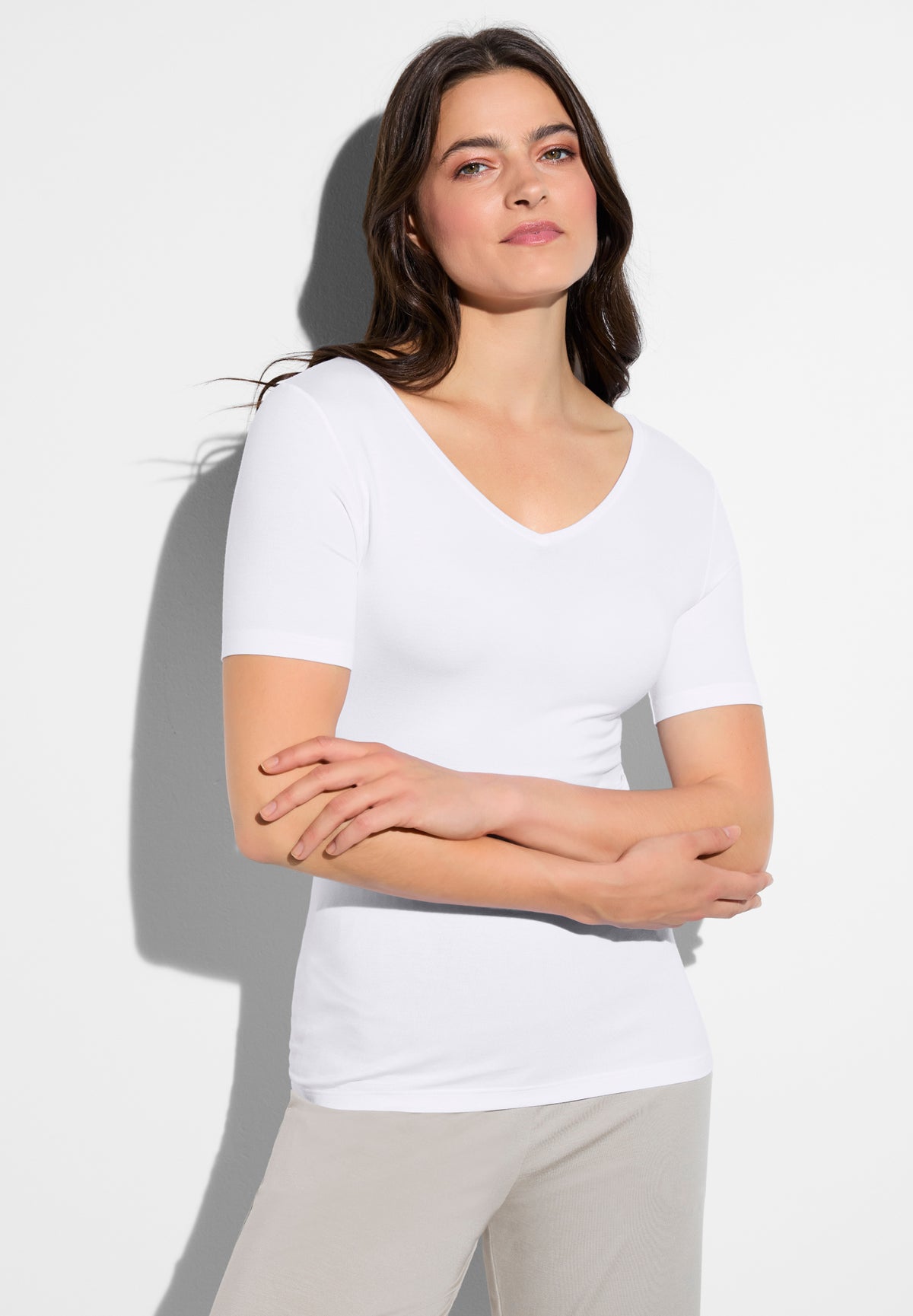 Pureness | T-shirt short sleeve V-neck - white