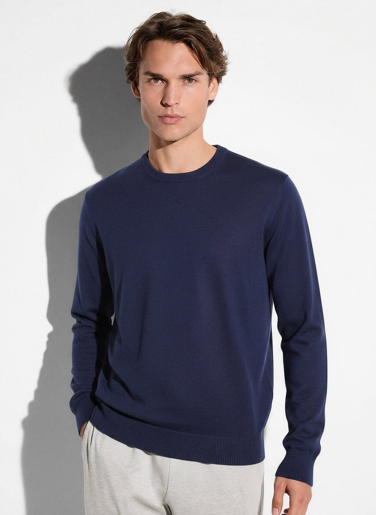 Pull en laine mérinos, col ras du cou - bleu marine